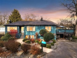 3771 Winston Cres Saanich, BC V8X 1S2