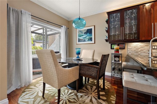 9713 Second St, Sidney, BC - Indoor Photo Showing Dining Room