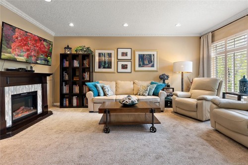 9713 Second St, Sidney, BC - Indoor Photo Showing Living Room With Fireplace