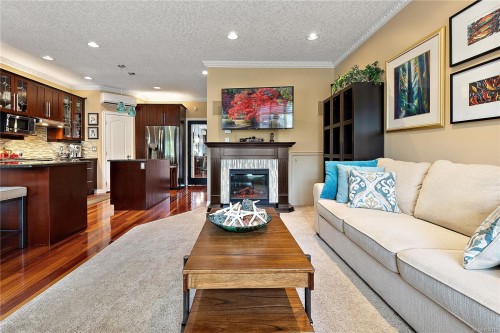 9713 Second St, Sidney, BC - Indoor Photo Showing Living Room With Fireplace