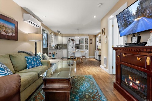 9713 Second St, Sidney, BC - Indoor Photo Showing Living Room With Fireplace