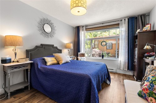 9713 Second St, Sidney, BC - Indoor Photo Showing Bedroom