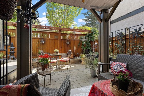 9713 Second St, Sidney, BC - Outdoor With Deck Patio Veranda
