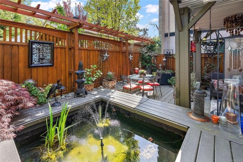 9713 Second St, Sidney, BC - Outdoor