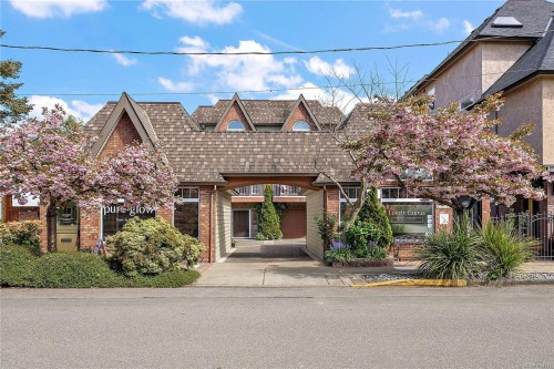 9713 Second St, Sidney, BC - Outdoor