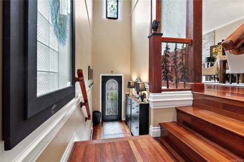 9713 Second St, Sidney, BC - Indoor Photo Showing Other Room