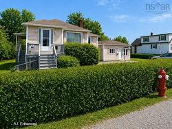 163 Upper McLean Street Glace Bay, NS B1A 2L4