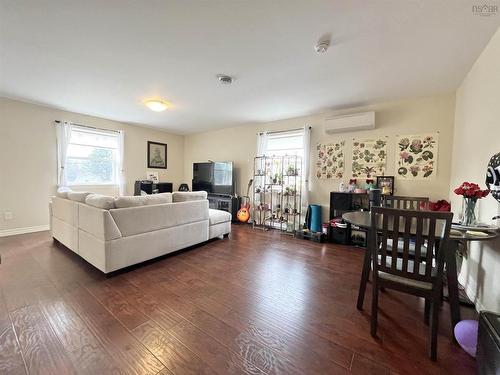 17 Clinton Street, Amherst, NS 