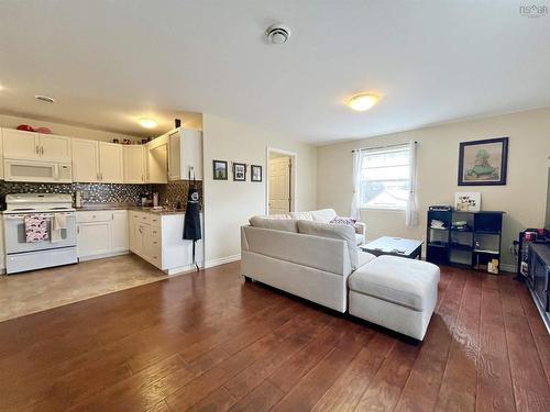 17 Clinton Street, Amherst, NS 