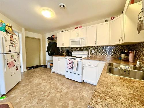 17 Clinton Street, Amherst, NS 