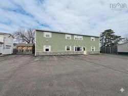 17 Clinton Street  Amherst, NS B4H 1K2