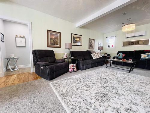 17 Clinton Street, Amherst, NS 
