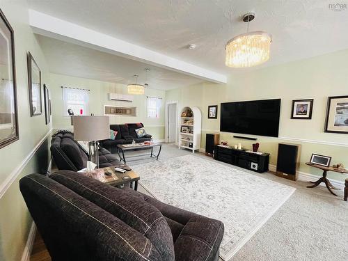 17 Clinton Street, Amherst, NS 