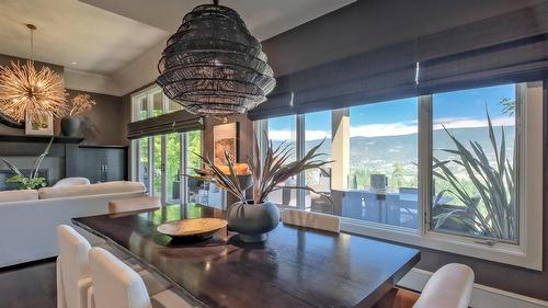 1749 Capistrano Drive, Kelowna, BC - Indoor Photo Showing Dining Room