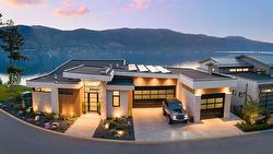 3442 Arrowroot Drive  Kelowna, BC V1V 3G2
