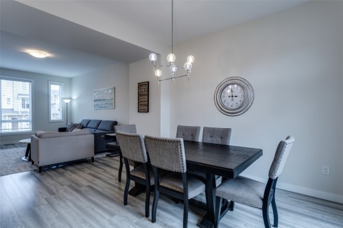 4-170 Celano Crescent, Kelowna, BC - Indoor Photo Showing Dining Room