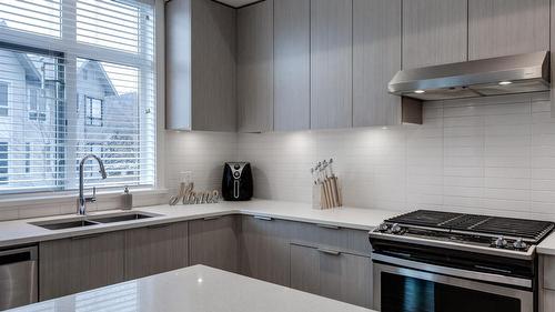 4-170 Celano Crescent  Kelowna, BC V1V 0B6