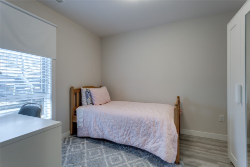 4-170 Celano Crescent, Kelowna, BC - Indoor Photo Showing Bedroom