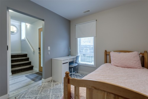 4-170 Celano Crescent, Kelowna, BC - Indoor Photo Showing Bedroom