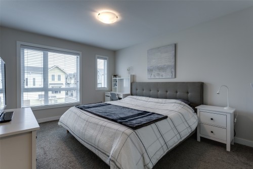 4-170 Celano Crescent, Kelowna, BC - Indoor Photo Showing Bedroom