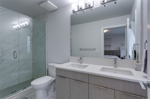 4-170 Celano Crescent, Kelowna, BC - Indoor Photo Showing Bathroom