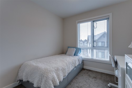 4-170 Celano Crescent, Kelowna, BC - Indoor Photo Showing Bedroom