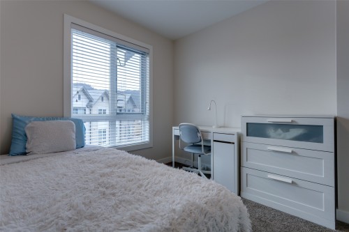 4-170 Celano Crescent, Kelowna, BC - Indoor Photo Showing Bedroom