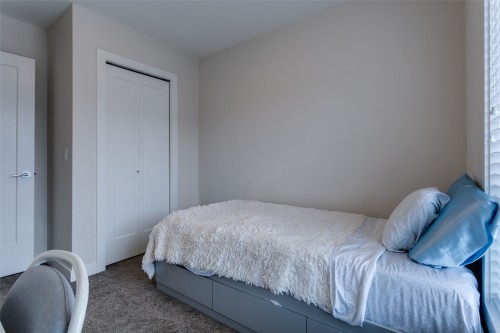 4-170 Celano Crescent, Kelowna, BC - Indoor Photo Showing Bedroom