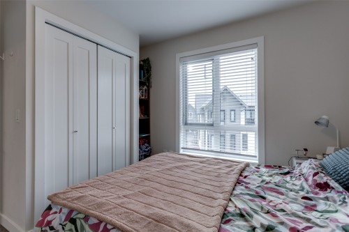 4-170 Celano Crescent, Kelowna, BC - Indoor Photo Showing Bedroom
