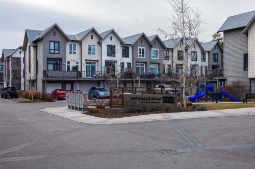 4-170 Celano Crescent, Kelowna, BC - Outdoor With Facade