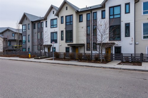 4-170 Celano Crescent, Kelowna, BC - Outdoor With Facade