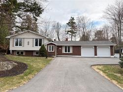 33 Highland AVE Rothesay, NB E2E 5N1