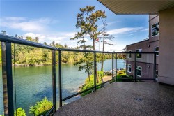 106-1083 Tillicum Rd Esquimalt, BC V9V 7L7