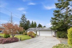 502 Rowan Dr Qualicum Beach, BC V9K 1K1