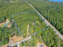 300 Oakdowne Rd Qualicum Beach, BC V9K 2G1