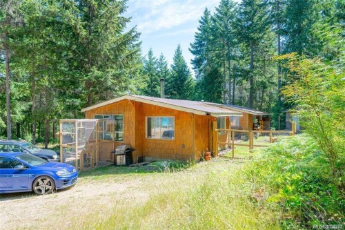 300 Oakdowne Rd, Qualicum Beach, BC 