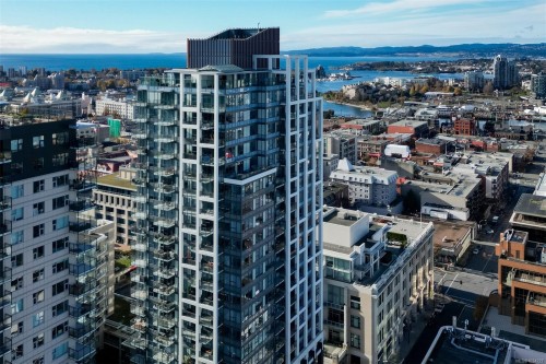 1006-777 Herald St  Victoria, BC V8T 0C7