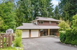 1970 Lands End Rd North Saanich, BC V8L 5J2