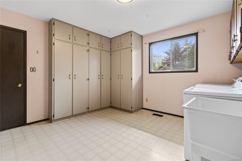 645 Summit Pl, Comox, BC 