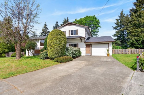 645 Summit Pl, Comox, BC 