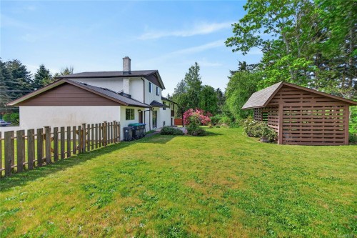 645 Summit Pl, Comox, BC 