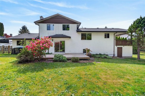 645 Summit Pl, Comox, BC 