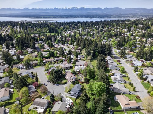 645 Summit Pl, Comox, BC 
