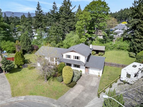 645 Summit Pl, Comox, BC 