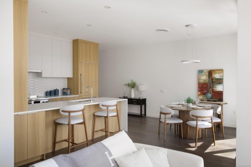 #206-9570 Fifth St, Sidney, BC - Indoor