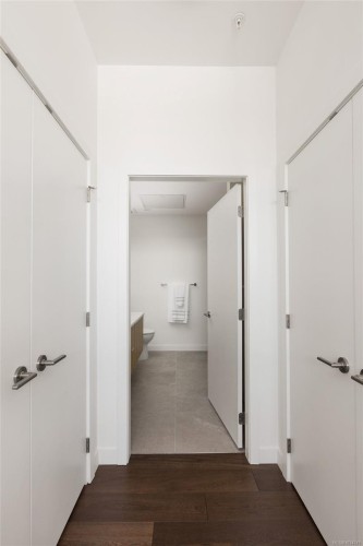 #206-9570 Fifth St, Sidney, BC - Indoor Photo Showing Other Room