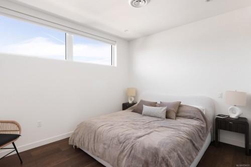 #206-9570 Fifth St, Sidney, BC - Indoor Photo Showing Bedroom