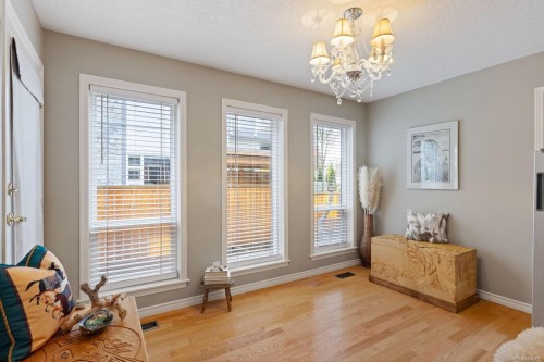 1-9875 Third St, Sidney, BC - Indoor