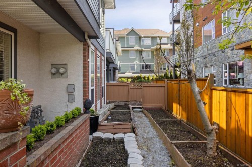 1-9875 Third St, Sidney, BC - Outdoor