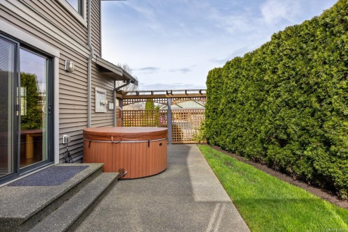 2403 Tiger Moth Pl, Comox, BC 